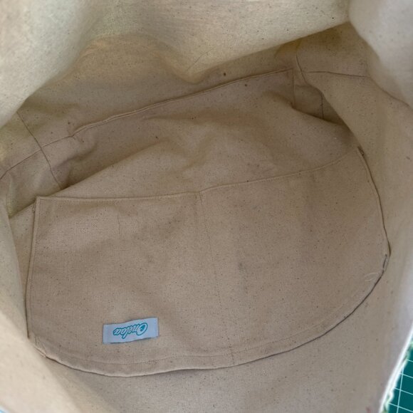 99% new Hawaiian style tote bag - Picture 5 of 5